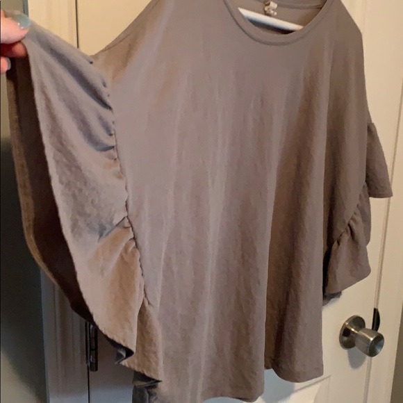 Poncho Ruffle Sleeve Tee Shirt - Picture 2 of 8